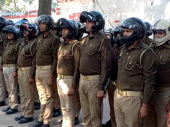 Hardoi: सावधान! बदमाशों की एक्टिविटी पर रहेगी पुलिस की नजर, निगरानी दस्ते को एसपी ने किया रवाना Hardoi: सावधान! बदमाशों की एक्टिविटी पर रहेगी पुलिस की नजर, निगरानी दस्ते को एसपी ने किया रवाना