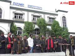 ప్రత్యేక రైళ్లు కావాలంటూ అయ్యప్ప భక్తుల ఆందోళన- విజయవాడ రైల్వేస్టేషన్‌లో కాసేపు ఉద్రిక్తత