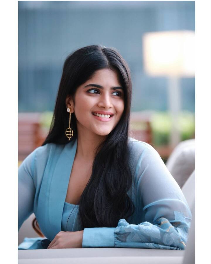 మేఘా ఆకాష్ అందమైన ఫోటోలు. Image Credit : Megha Akash/Instagram