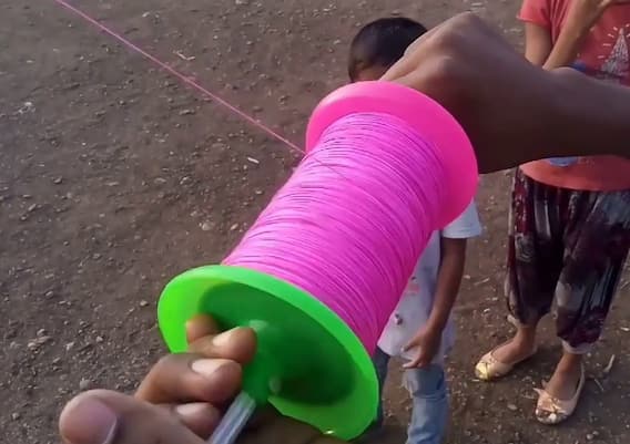 Thane : पतंग उडवण्यासाठी चिनी दोरा किंवा मांजा वापरू नये, ठाणे महापालिकेचे आवाहन