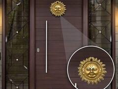 New Year 2023 Upay: नए साल में धन-संपन्नता की नहीं होगी कमी, बस घर के मेनगेट पर लगा लें ये चीज