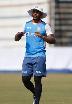 IND vs BAN: টেস্টের লড়াইয়ে নামার আগে প্রস্তুতিতে মগ্ন বিরাট, রাহুলরা