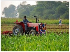 गांवों में किसान खूब खरीद रहे हैं ट्रैक्टर, जानिए क्या है इसकी वजह