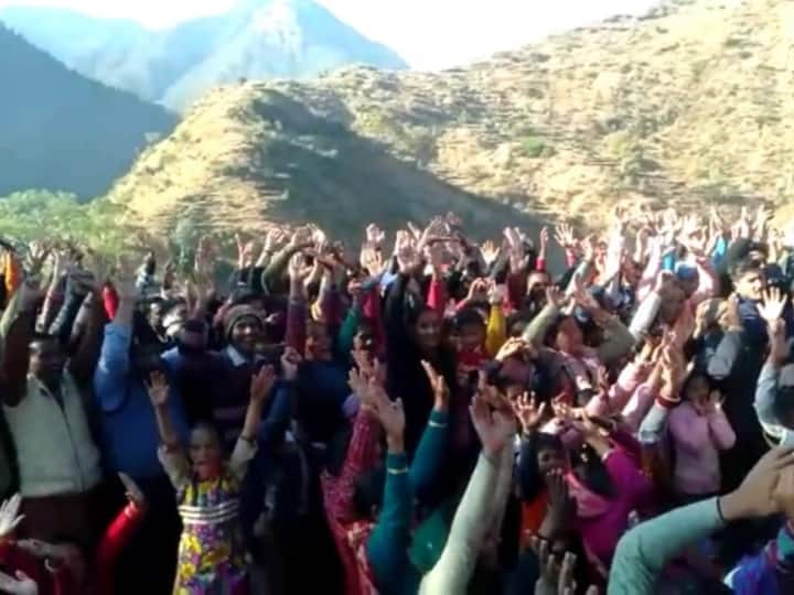 Uttarakhand News Tehri ancient temple of Maa Dudhyadi Devi gives darshan to devotees after 12 years fair ANN Uttarakhand News: ऐसी 'मां' जो हर 12 साल बाद भक्तों को देती हैं दर्शन, उमड़ती है श्रद्धालुओं की भारी भीड़