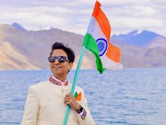 भारत-चीन के सैनिकों की झड़प पर तिरंगा हाथ में लेकर कुमार विश्वास बोले- विस्तारवादी चीन के नापाक इरादों...