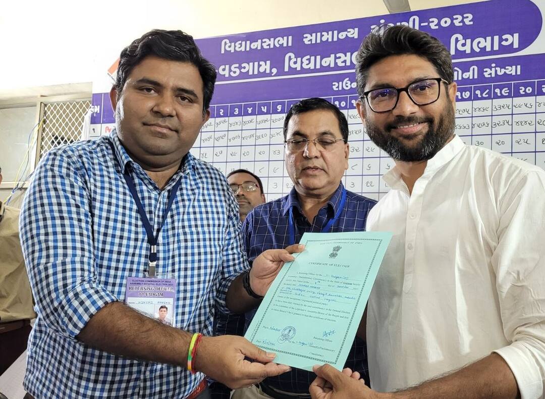 Know why Vadgam peoples protest Jignesh Mevani statement details inside Jignesh Mevani: જીગ્નેશ મેવાણીના કયા નિવેદનનો વડગામના લોકો કરી રહ્યા છે વિરોધ ?