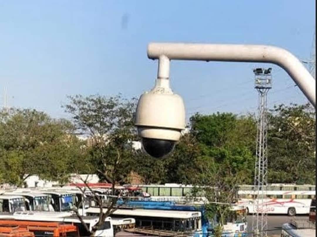 Karimnagar News: కరీంనగర్ బస్టాండ్లో 65 సీసీ కెమెరాలు - కానీ ఏ ఒక్కటీ పని చేయదు! Karimnagar News Lack of Maintenance of CC Cameras in Karimnagar Bus Stand Telangana DNN Karimnagar News: కరీంనగర్ బస్టాండ్లో 65 సీసీ కెమెరాలు - కానీ ఏ ఒక్కటీ పని చేయదు!