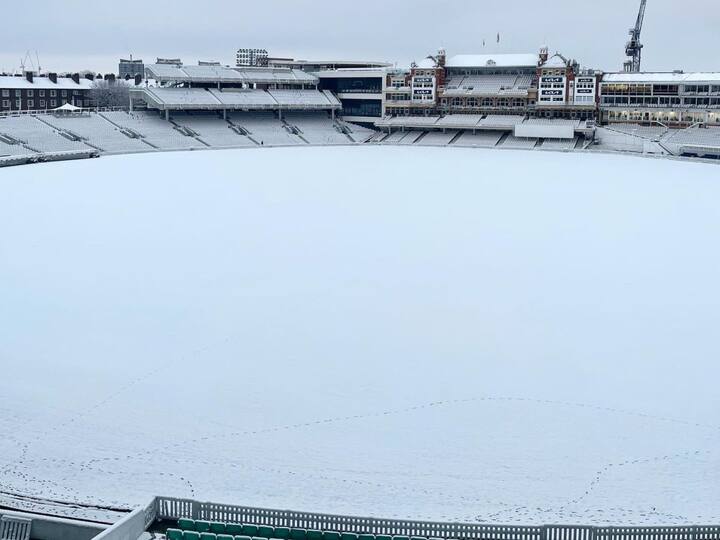 WATCH: Oval Cricket Stadium Goes Under Snow. Netizens React As Video Goes Viral WATCH: Oval Cricket Stadium Goes Under Snow. Netizens React As Video Goes Viral