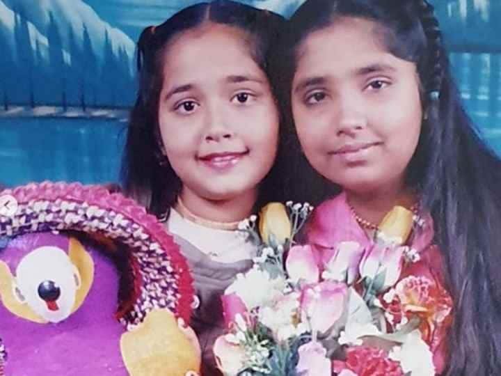 Bhojpuri News: बहन के साथ पोज मारती इस भोजपुरी एक्ट्रेस को पहचाना क्या? ट्रेंडिंग स्टार के साथ हिट है इनकी जोड़ी