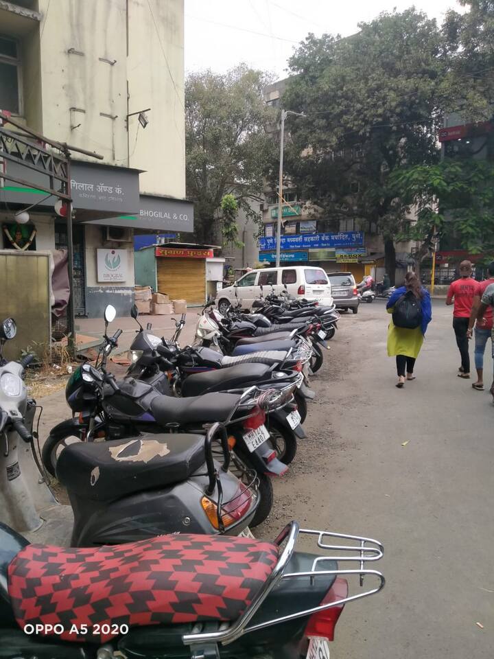 अनेक हॉटेल चालकांनी देखील या बंदला पाठींबा देत हॉटेल बंद ठेवल्याचे दिसून येत आहे.