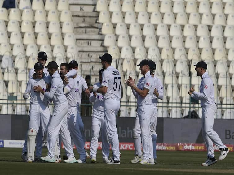 Multan Test: Pakistan fans blame poor umpiring decisions for loss in 2nd Test against England watch video Multan Test: Pakistan Fans Blame Poor Umpiring Decisions For Loss In 2nd Test Against England