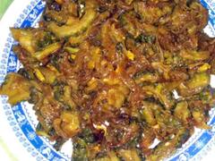 कुरकुरे करेले की भांजी घर पर एक बार जरूर बनाएं, बार-बार खाने का करेगा मन