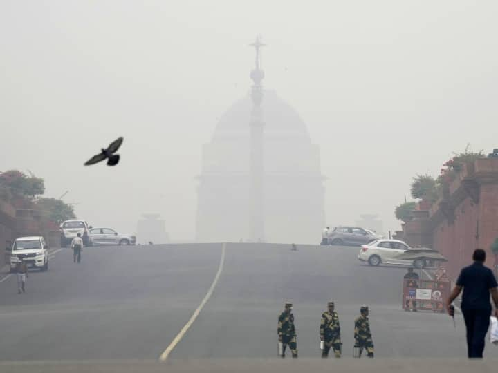 Delhi Pollution Control Committee release data of Delhi AQI Register 177 said Medium quality Delhi Pollution: दो महीने बाद दिल्ली की एयर क्वालिटी में हुआ सुधार, जानें-AQI का लेवल