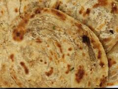 घर पर ट्राई करें चिल्ली-गार्लिक आटे का शानदार पराठा, खाने पर गार्लिक ब्रेड वाली फीलिंग्स देगी