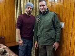 वैष्णो देवी में दर्शन के बाद शाहरुख खान की नई तस्वीर वायरल, माथे पर टीका लगाए इस लुक में नजर आए एक्टर