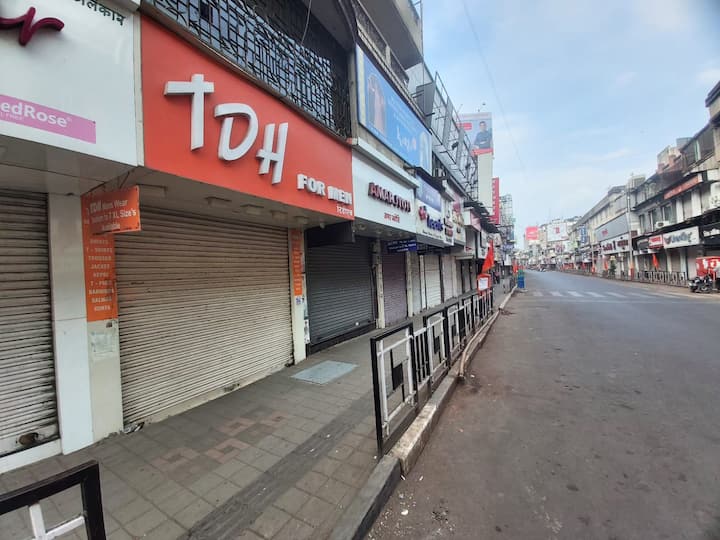 पुणे बंदचा परिणाम आज पुण्यातल्या गजबजलेल्या ठिकाणी दिसून येतोय.