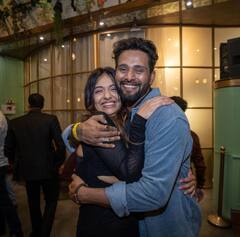 Divya Agarwal ने बर्थडे पार्टी की अनसीन फोटोज की शेयर, मंगेतर अपूर्व को किस करती आईं नजर