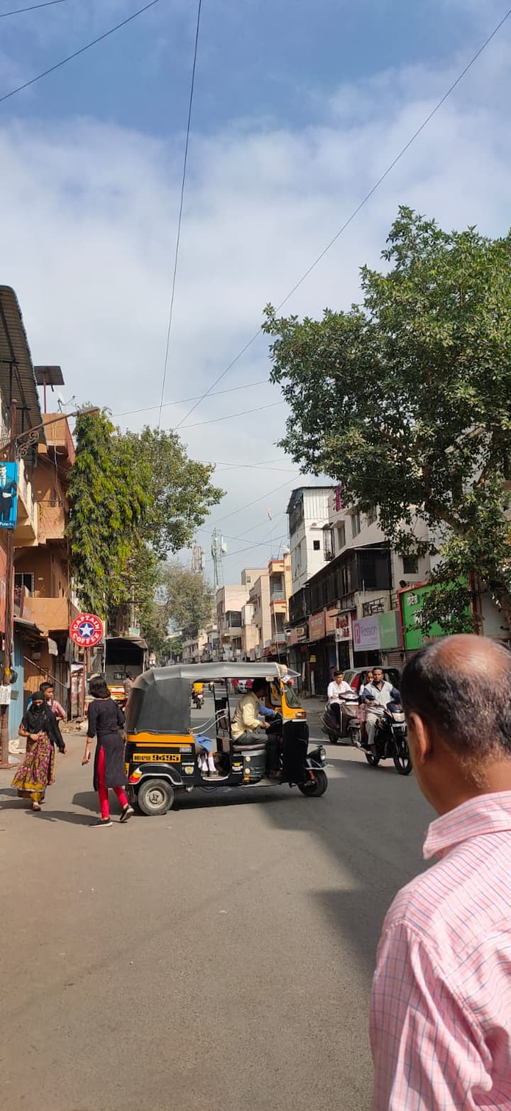  राज्यपालांविरोधात व्यापारी संघटनांनंतर पुण्यातील गणेशोत्सव मंडळांनीदेखील पाठिंबा दिला आहे.