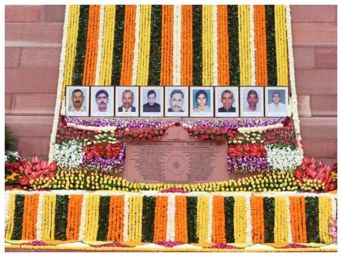 Parliament Attack Anniversary PM Narendra Modi And Many Leaders Tribute To Brave Soldiers | संसद पर आतंकी हमले की 21वीं बरसी: पीएम मोदी समेत कई राजनीतिक दिग्गजों ने दी शहीदों को ...