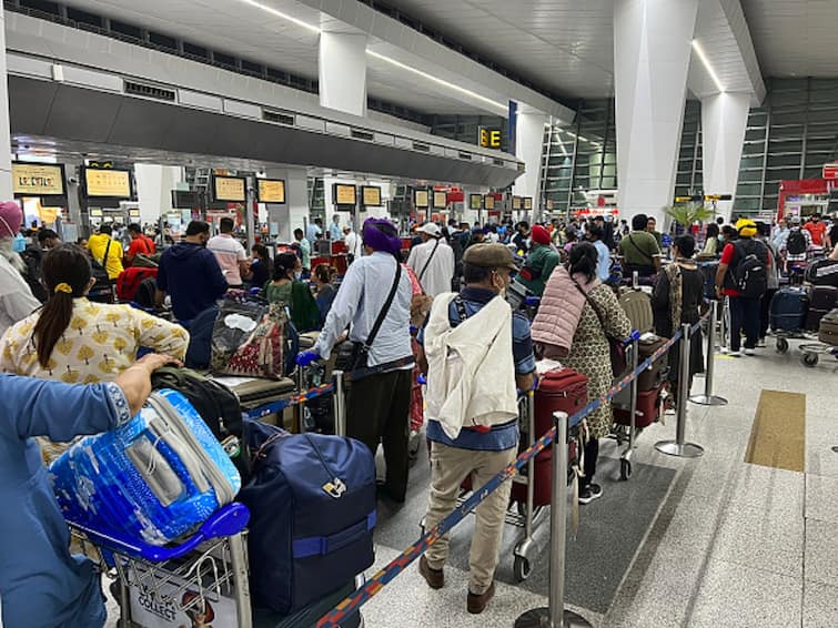 Arrive Early, Carry Just One Hand Baggage Airlines Tell Passengers Amid Congestion At Airports Arrive Early, Carry Just One Hand Baggage: Airlines Tell Passengers Amid Congestion At Airports