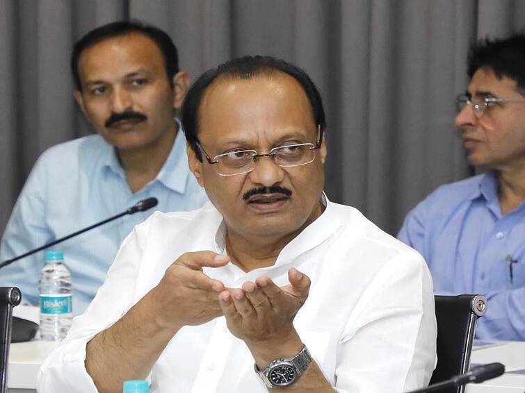 Ajit Pawar demands that the Nagpur session should be held for three weeks to give justice to the issues in Marathwada and Vidarbha  Ajit Pawar : मराठवाड्यासह विदर्भातील प्रश्नांना न्याय देण्यासाठी अधिवेशन तीन आठवडे घ्यावं, अजित पवारांची मागणी