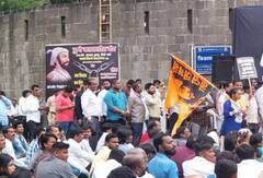 In Pics : पुणे बंदला उत्तम प्रतिसाद; मूक मोर्चात शेकडो कार्यकर्ते सहभागी