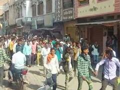 राजस्थान: खाद की किल्लत से परेशान किसानों का उग्र प्रदर्शन, व्यापारियों की दुकानें कराईं बंद