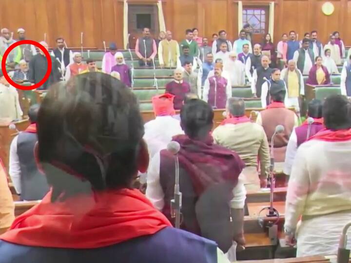 Congress MLA Abidur Rahman sat during the national anthem in the Bihar Legislative Assembly बिहार विधानसभा में राष्ट्रगान के दौरान बैठे रहे कांग्रेस विधायक अबिदुर रहमान, बीजेपी बोली- राजद्रोह का मामला दर्ज हो