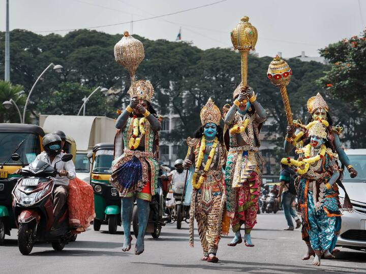 कर्नाटक सरकार ने मंदिरों में होने वाली सलाम आरती का नाम बदला, जानें क्या हैं इसके मायने? BJP before assembly elections in Karnataka Renaming Salaam Aarti as Sandhya Aarti will be beneficial कर्नाटक सरकार ने मंदिरों में होने वाली सलाम आरती का नाम बदला, जानें क्या हैं इसके मायने?