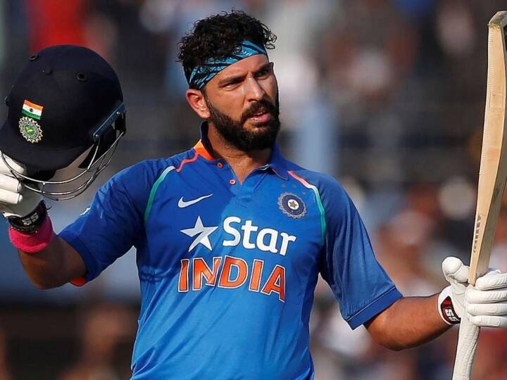 रोहित शर्मा और महेन्द्र सिंह धोनी के बाद युवराज सिंह इस फेहरिस्त में पांचवें नंबर पर हैं. युवराज सिंह ने इंग्लैंड के खिलाफ आखिरी 10 ओवर में 78 रन बनाए थे. भारत और इंग्लैंड के बीच यह मैच साल 2008 में खेला गया था. (फोटो क्रेडिट- सोशल मीडिया)