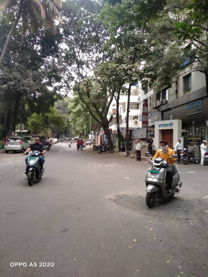 पुणे बंदचा परिणाम आज पुण्यातल्या गजबजलेल्या ठिकाणी दिसून येतोय.