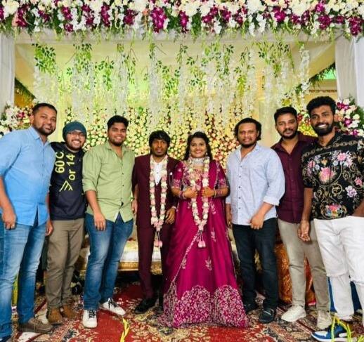 తర్వాత పలు కామెడీ ప్రోగ్రాంలలో చేశాడు.
