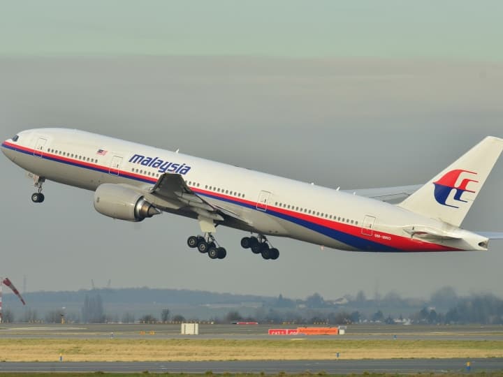 Malaysia Airlines Flight 370 Malaysia Airlines flight mysteriously disappeared 8 years ago shocking report 8 साल पहले मलेशिया एयरलाइंस की फ्लाइट रहस्यमयी तरीके से हुई थी गायब, अब रिपोर्ट में हुआ चौंकाने वाला खुलासा