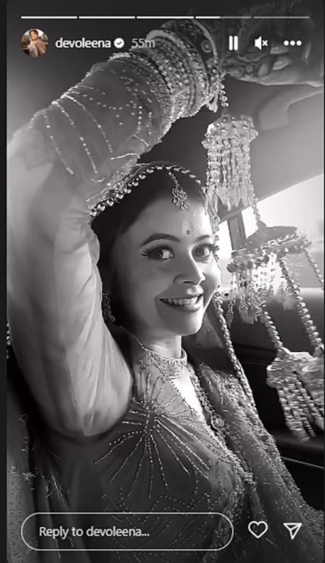 Devoleena Bhattacharjee બની દુલ્હન, બ્રાઈડલ લૂકમાં શેર કર્યો ફોટો, ફેન્સ મૂંઝવણમાં, કહ્યું- વર કોણ?