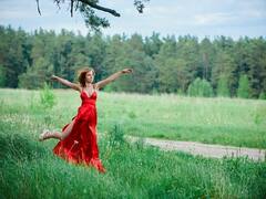 Christmas Day 2022: क्रिसमस पार्टी के लिए रेड कलर की ड्रेस नहीं हुई अब तक डिसाइड, इस तरह के हॉट आउटफिट कर सकती हैं ट्राई