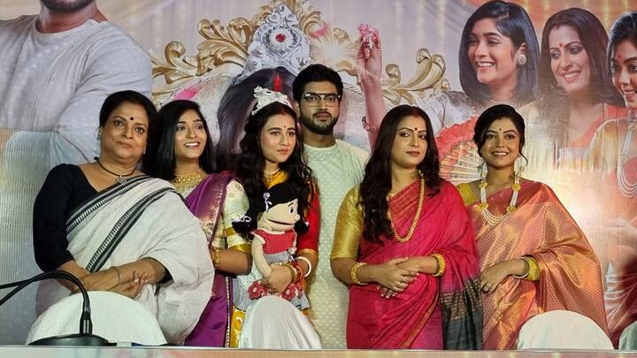 বাঙালির ঘরে ঘরে এবার সর্বকনিষ্ঠ শাশুড়ির আগমন। ১২ ডিসেম্বর, জি বাংলায় শুরু হয়েছে নতুন ধারাবাহিক 'তোমার খোলা হাওয়া'।