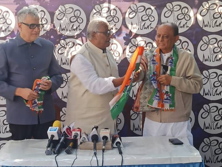 Majeed Memon Joins TMC: पूर्व NCP सांसद माजिद मेमन ने थामा TMC का दामन, नवंबर में छोड़ी थी पार्टी Former NCP MP Majeed Memon Joins TMC in Presence Party MPs Derek OBrien Saugata Roy Majeed Memon Joins TMC: पूर्व NCP सांसद माजिद मेमन ने थामा TMC का दामन, नवंबर में छोड़ी थी पार्टी
