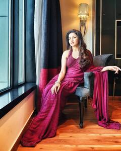 Bhagyashree Photos: 53 की उम्र में भी मलाइका-शिल्पा की फिटनेस को टक्कर देती हैं प्रभास की ऑनस्क्रीन 'मां', जीती हैं बिंदास जिंदगी