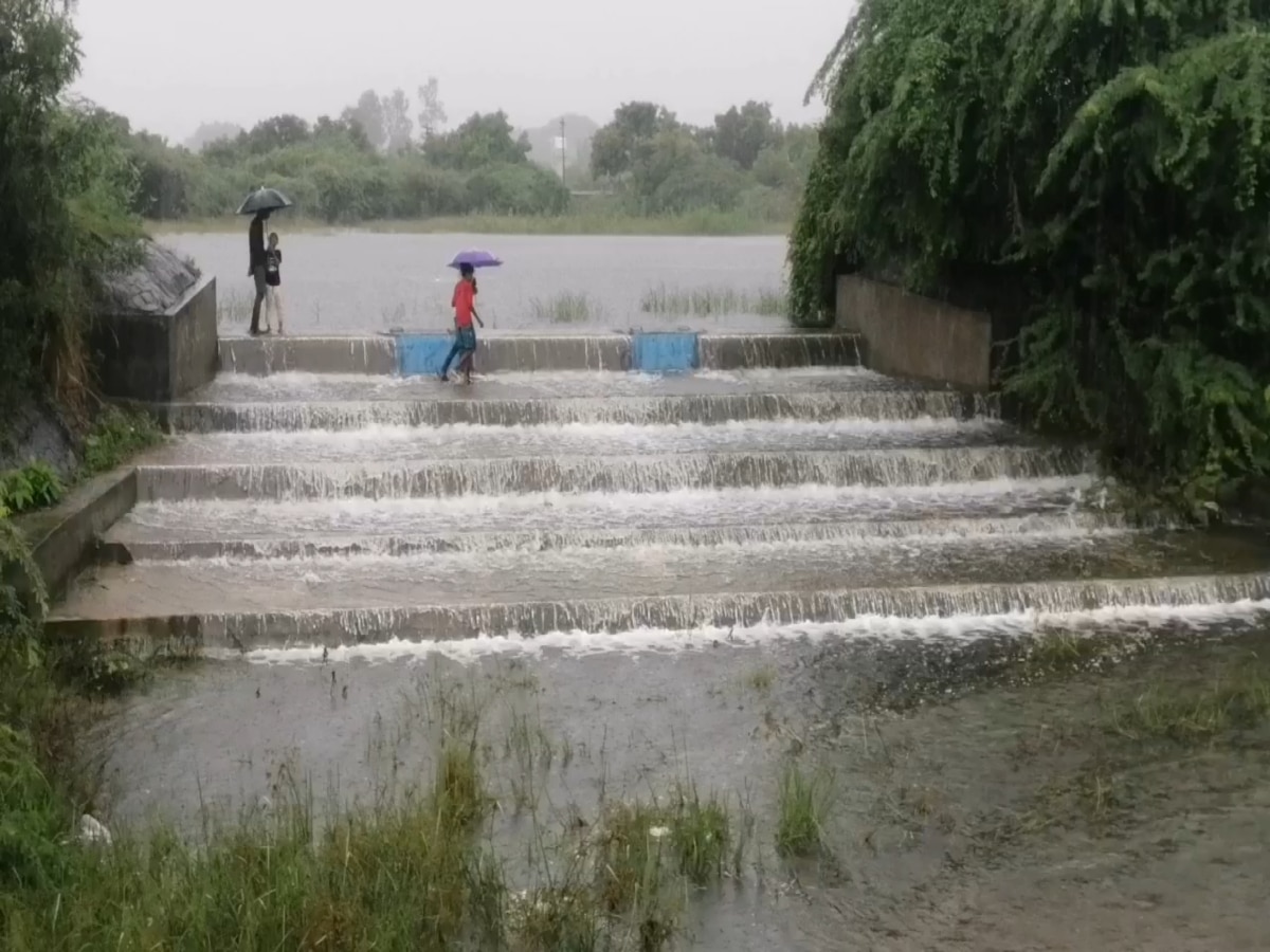 Kanchipuram Lakes: ஏரியை நோக்கி ஓடிவரும் தண்ணீர்.. காஞ்சிபுரம், செங்கல்பட்டு ஏரிகள் நிலவரம்..!