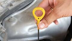 Car Engine Oil: ਲੋੜ ਪੈਣ 'ਤੇ ਖੁਦ ਬਣੋ ਆਪਣੀ ਕਾਰ ਦੇ ਮਕੈਨਿਕ, ਇਸ ਤਰ੍ਹਾਂ ਬਦਲੋ ਇੰਜਣ ਦਾ ਤੇਲ