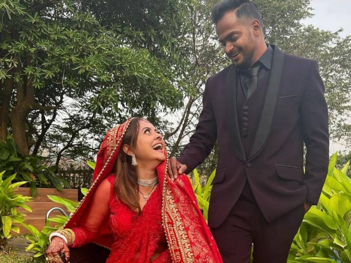Devoleena Bhattacharya Share husband Shanwaz Shaikh pictures after Wedding viral on social media 'ये हैं मिस्ट्री मैन और तुम सबके जीजा...', आखिरकार देवोलीना भट्टाचार्जी ने शादी के राज़ से उठा दिया पर्दा, शेयर कीं पति के साथ तस्वीरें