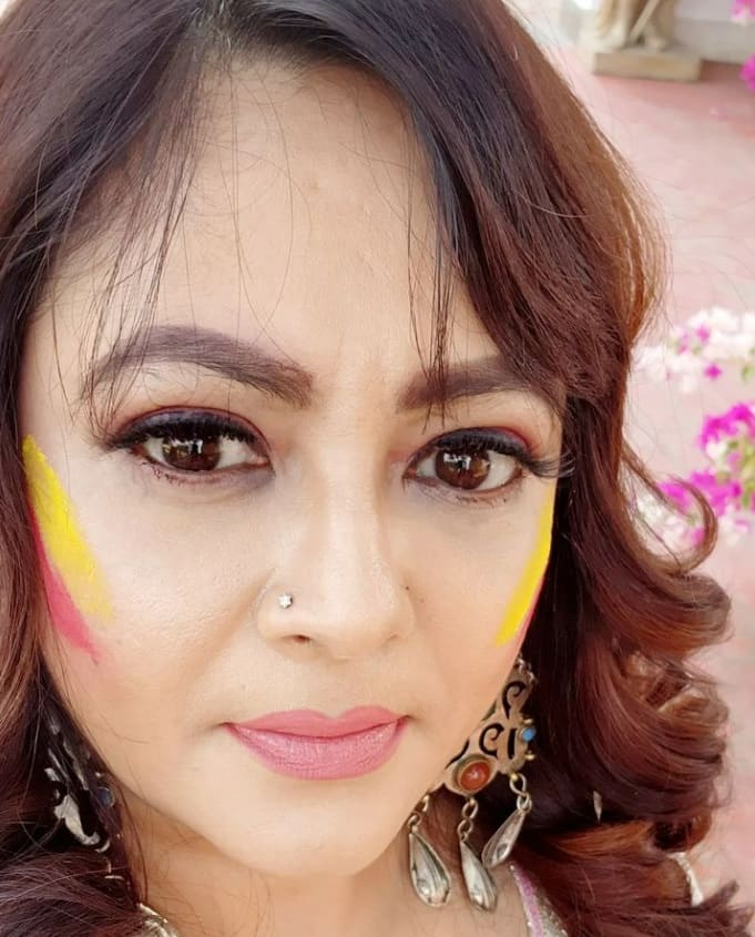 মেয়ের জন্মদিনেও একাধিক ছবি পোস্ট করেন অভিনেত্রী। এছাড়াও তাঁর শরীরচর্চা করার ভিডিও এবং ছবি তো রয়েছেই।