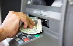 Fixed Deposit Rate:  প্রায় ১০ শতাংশ সুদ দিচ্ছে এই ব্যাঙ্ক, পিছিয়ে নেই এরাও