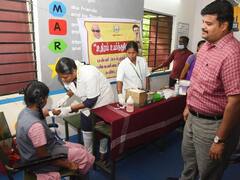 கரூரில் உதிரம் உயர்த்துவோம் திட்டத்தின் வளரிளம் பெண்களிடையே ரத்தசோகை கண்டறியும் முகாம்