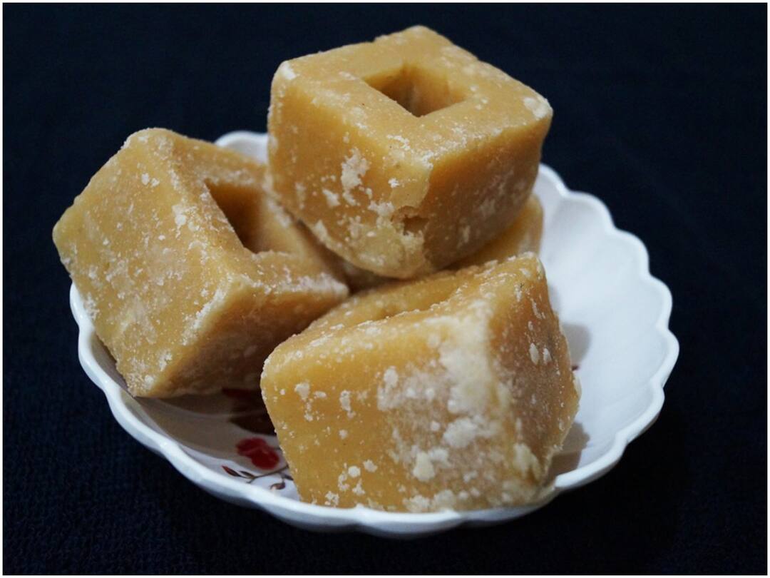 Jaggery Helps To Clean Lungs Jaggery: బెల్లం తింటే ఊపిరితిత్తులు శుభ్రపడతాయా? నిపుణులు ఏం చెప్పారంటే..