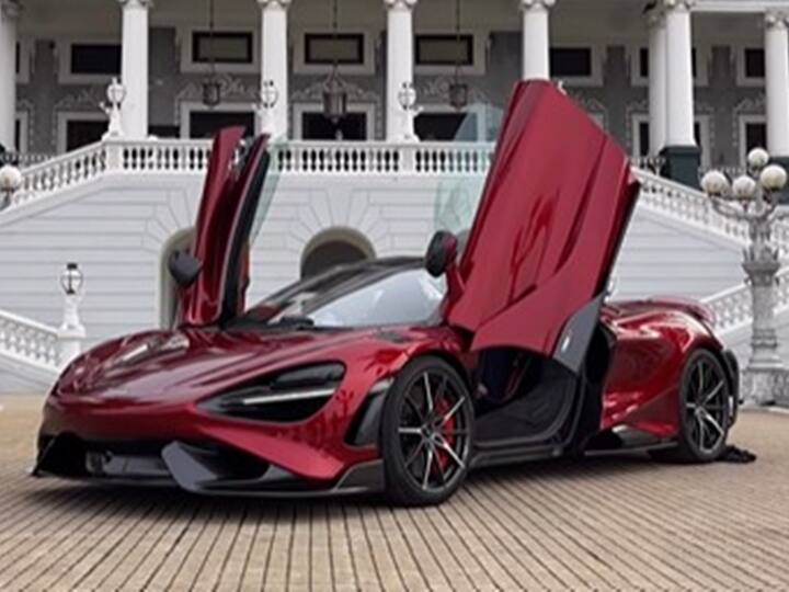 Khan, who describes himself as a car collector and entrepreneur on social media, routinely posts pictures with different luxury cars. (Source: Instagram/Naseer Khan)