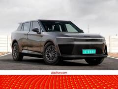 कार्बन फाइबर लुक में नजर आयी प्रवैग डेफी, रेंज रोवर से क्यों हो रही इसकी तुलना? जानें वजह
