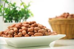 Peanuts Benefits : टाईमपास म्हणून खाल्लेल्या शेंगदाण्याचे फायदेही जाणून घ्या