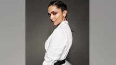 ঝড় তুলেছে 'বেশরম রং', শ্যুটিংয়ের আগে দীপিকাকে যা বলেছিলেন কোরিওগ্রাফার...