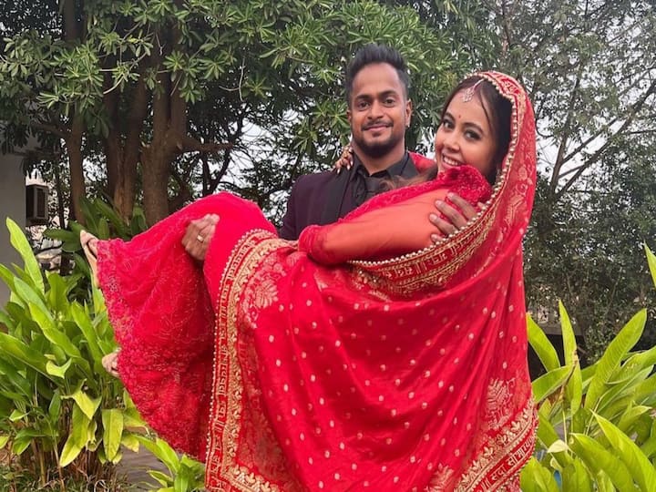 Saath Nibhaana Saathiya star Devoleena Bhattacharjee tied the knot with her boyfriend Shanwaz Shaikh in a private ceremony in Mumbai.